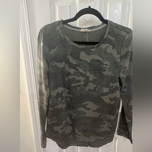 Camo boutique long sleeve pocket tee. Size small, like new.